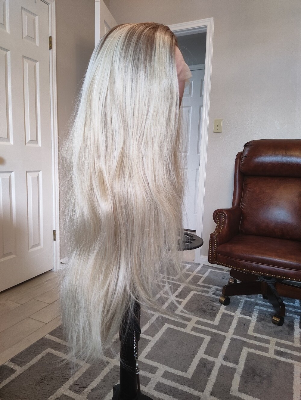 Ombre Highlight Blonde 13x5 Synthetic HD Lace Glueless Wig 150% Density 24" - Picture 6 of 11